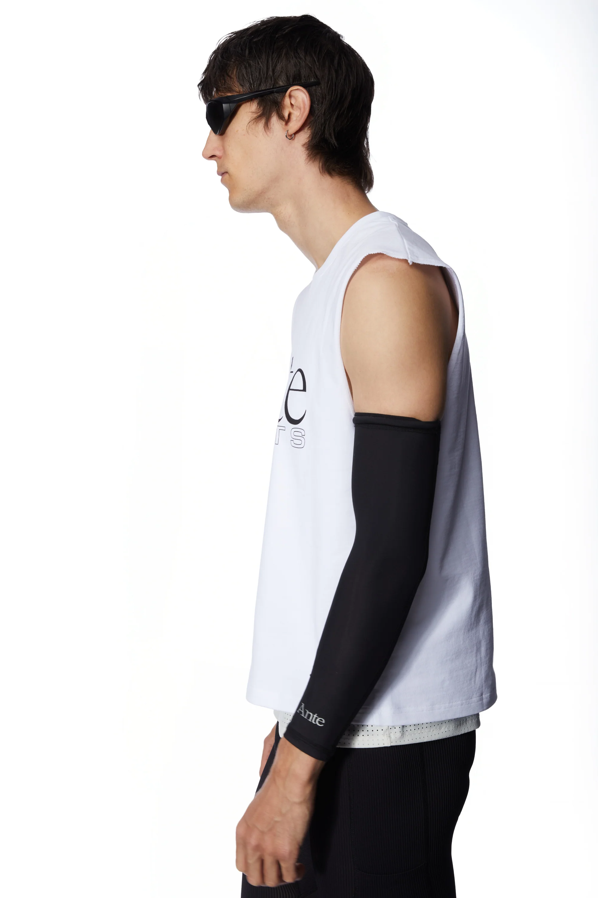 SPORTS SLEEVELESS - Image 4